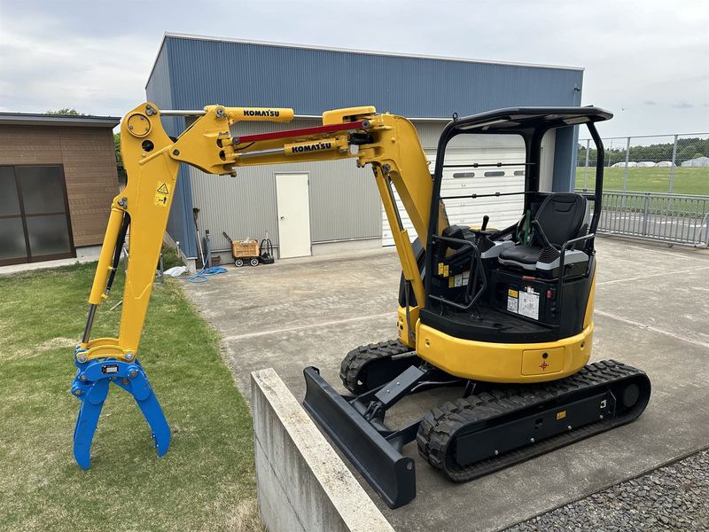 小型重機（KOMATSU）